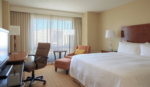 Room, 1 King Bed (Mobility/Hearing Accessible, Tub)