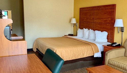 Standard Room, 1 King Bed, Accessible, Non Smoking