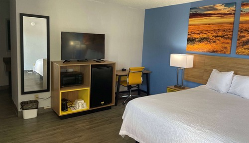 Room, 1 King Bed, Non Smoking