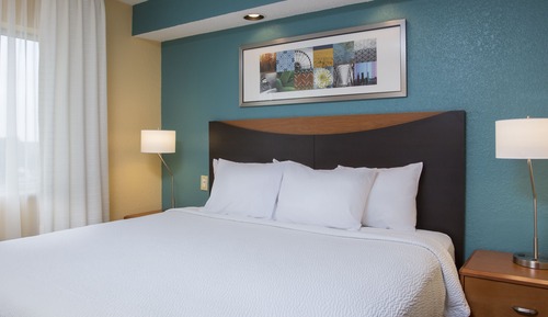 Executive Suite, 1 King Bed with Sofa bed (Mobility/Hearing Accessible, Tub)