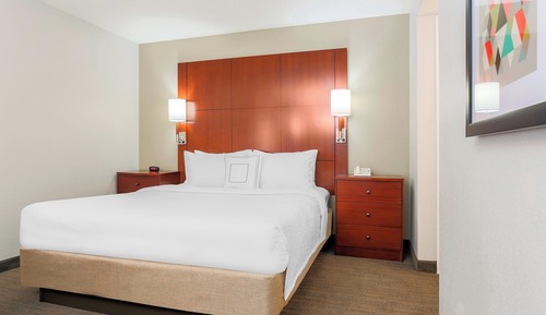Studio, 1 King Bed with Sofa bed (Mobility/Hearing Accessible, Tub)