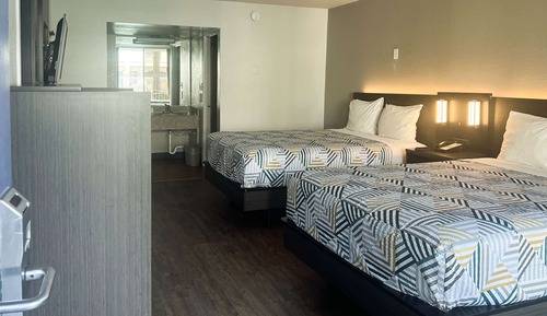 Standard Room, 2 Double Beds, Accessible, Non Smoking