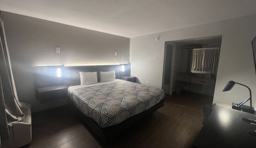 Standard Room, 1 King Bed, Smoking