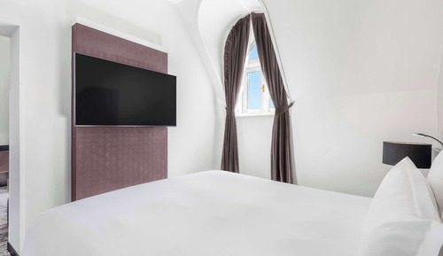 Junior Suite, 1 Double Bed (and sofa)