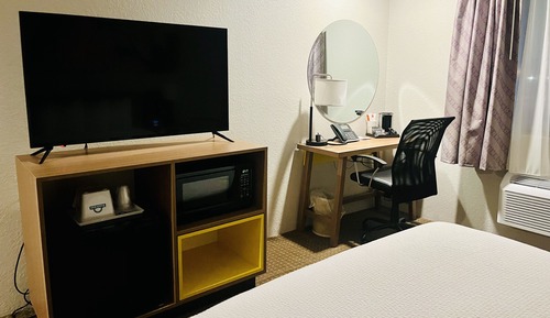 Standard Room, 1 King Bed