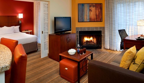 Suite, 1 Queen Bed with Sofa bed, Fireplace (One Bedroom with Fireplace)