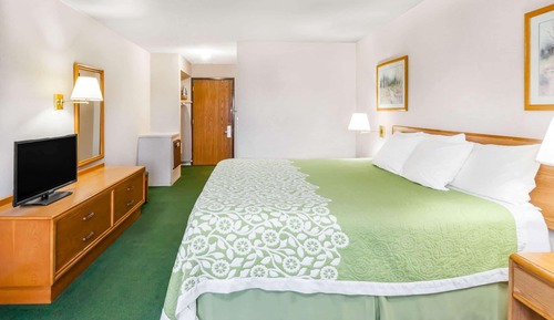 Standard Room, 1 King Bed