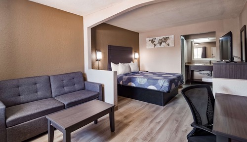 Standard Room, 1 Queen Bed, Non Smoking, Refrigerator & Microwave (with Sofabed)