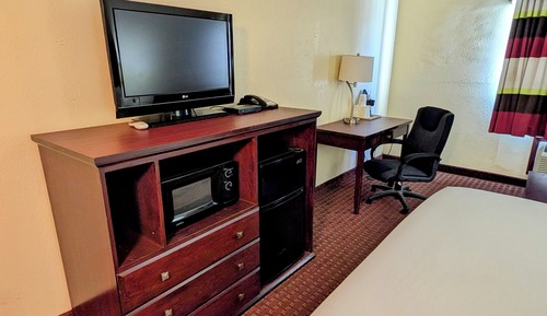 Room, 1 King Bed, Accessible, Non Smoking (Hearing, Roll-In Shower)
