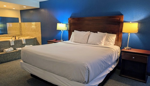 Suite, 1 King Bed, Non Smoking