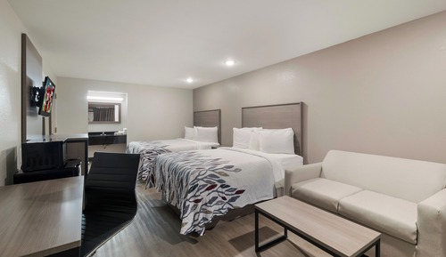 Superior Room, 2 Queen Beds, Non Smoking, Poolside