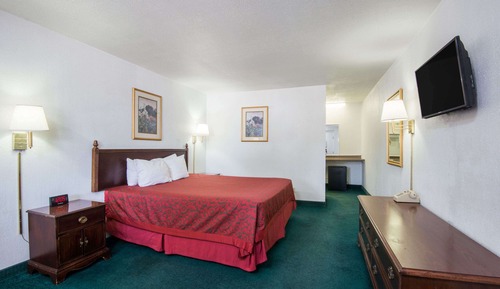 Standard Room, 1 King Bed, Smoking
