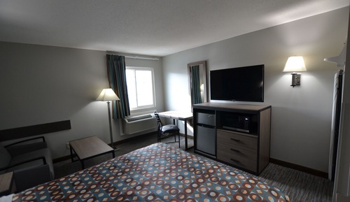 Room, 1 Queen Bed, Non Smoking, Refrigerator & Microwave