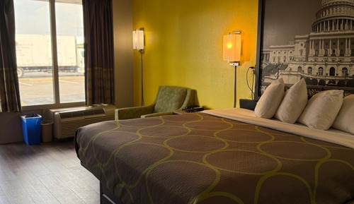 Standard Room, 1 King Bed