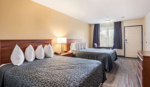 Standard Room, 2 Queen Beds, Non Smoking