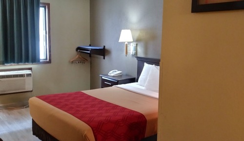 Room, 1 Queen Bed, Accessible, Smoking