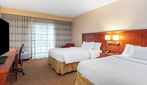 Deluxe Room, 2 Queen Beds, Balcony (Balcony)