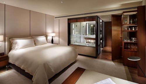 [Business for 1 pax] Deluxe (daily Breakfast and free Laundry of a shirt or blouse 1 time per stay)