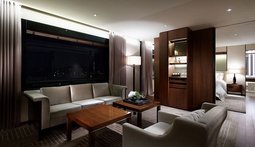 Corner Suite (Outdoor Pool Access Excluded)