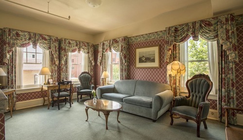 Signature Suite, Multiple Beds