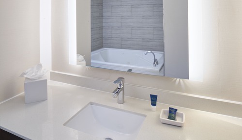 Room, 1 King Bed (Mobility Accessible, Tub)