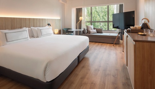 Melia Room, The Level