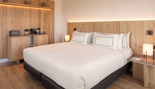 Junior Suite, The Level