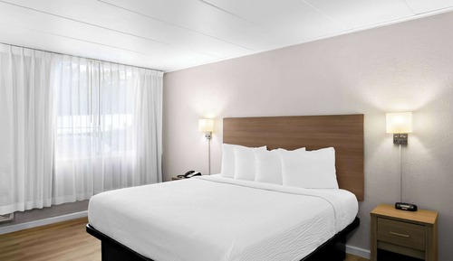 Standard Room, 1 King Bed, Non Smoking