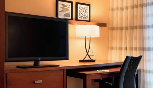 Suite, 1 Bedroom, Non Smoking, Courtyard View (Mobility/Hearing Accessible, Tub)