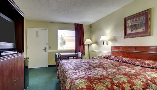 Standard Room, 1 King Bed, Smoking