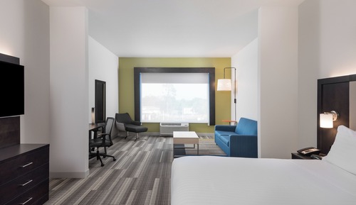 Premium Room, Multiple Beds, Accessible Bathtub (Suite, Communications Hearing)
