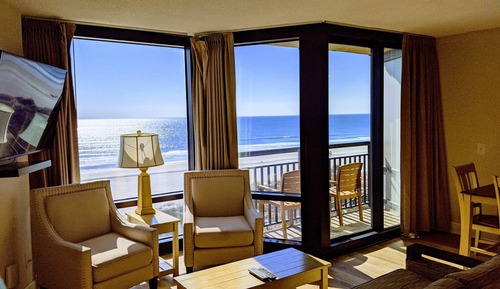Traditional Suite, 1 King Bed with Sofa bed