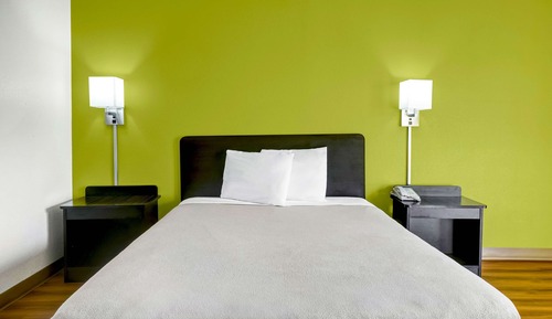 Standard Room, 1 Queen Bed, Smoking, Refrigerator & Microwave