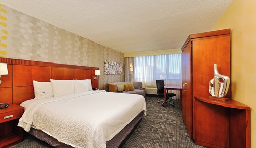 Deluxe Room, 1 King Bed with Sofa bed