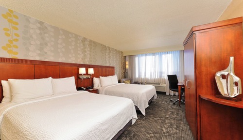 Room, 2 Queen Beds, Mountain View