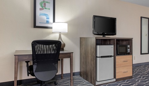 Suite, King Bed, 1 person Sofa Bed