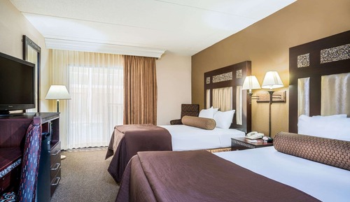 Room, 2 Double Beds, Non Smoking, Poolside