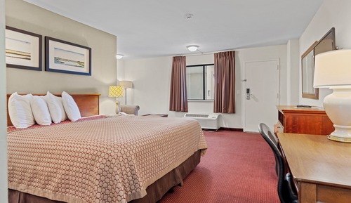 Suite, 1 King Bed, Smoking, Kitchenette