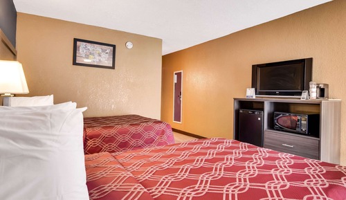 Room, 2 Double Beds, Non Smoking (Private Bath)
