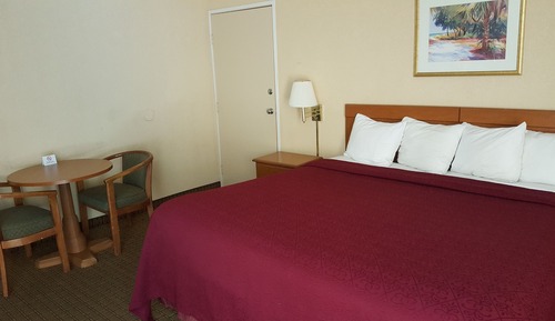 Standard Room, 1 King Bed, Non Smoking