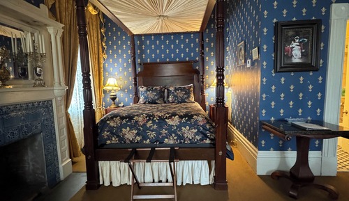 Room, 1 Queen Bed (The Newman Room)