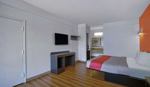 Standard Room, 1 King Bed, Non Smoking