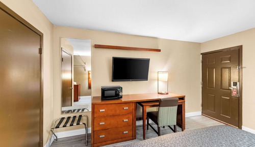 Room, 1 Queen Bed, Accessible, Smoking