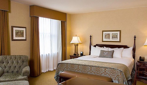 Deluxe Room, 1 King Bed, Accessible