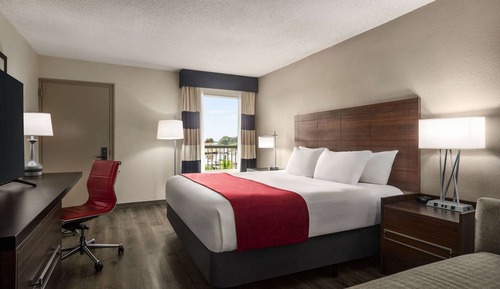 Room, 1 King Bed (Waterfront)