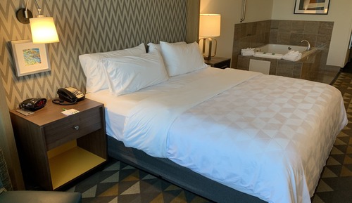 Standard Room, 1 King Bed, Jetted Tub