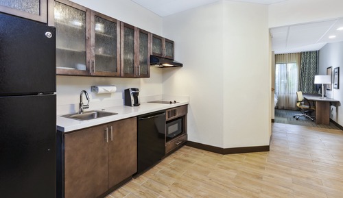 Suite, 1 Bedroom (Dining Area)