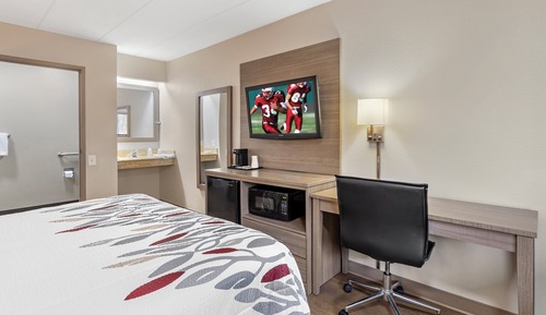 Superior Room, 1 Queen Bed, Accessible, Smoking