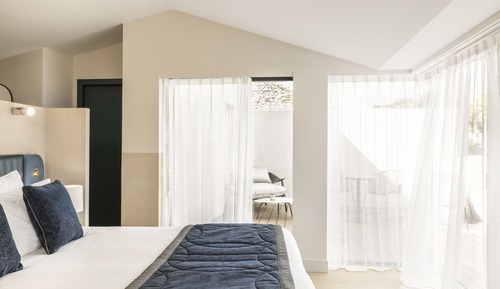 Suite 1923