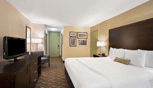 Room, 1 King Bed, Non Smoking, City View